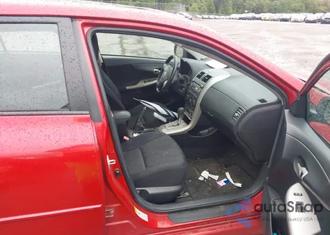 2010 Toyota Corolla S из США, поврежденный, VIN 2T1BU4EE9AC260042